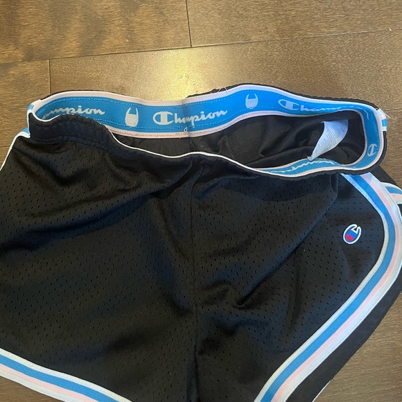 Girls Heritage Mesh Champion Shorts - Picture 3 of 4